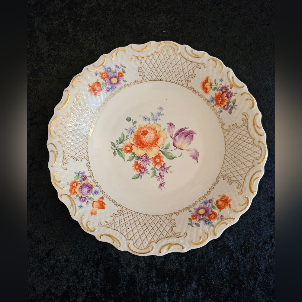 Gorgeous Vintage Schumann Bavaria Germany US Zone Serving Bowl